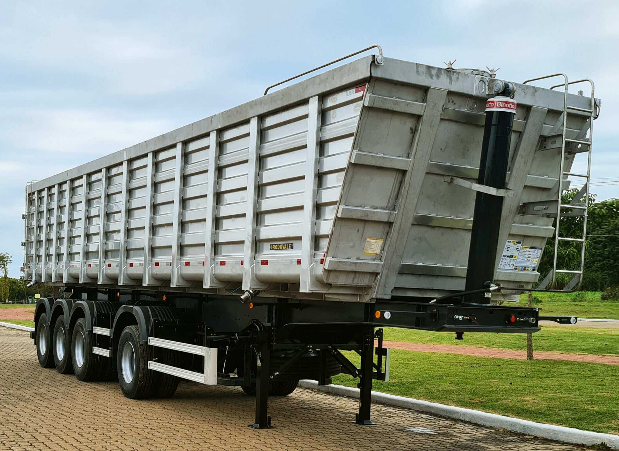 Conheça a linha Basculante Rodovale