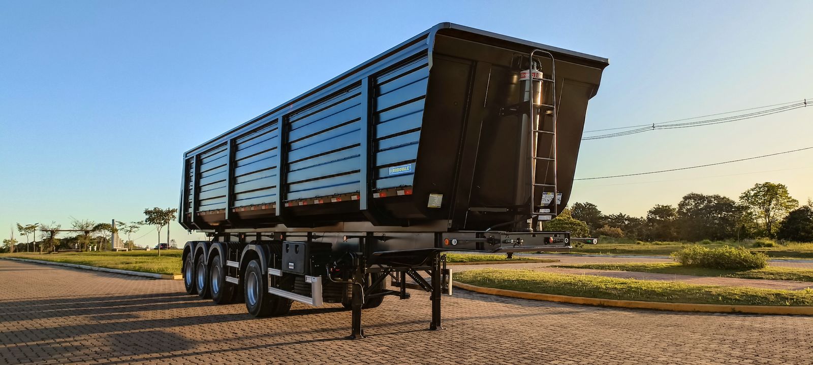 Semirreboque Basculante 4 Eixos - Rodovale